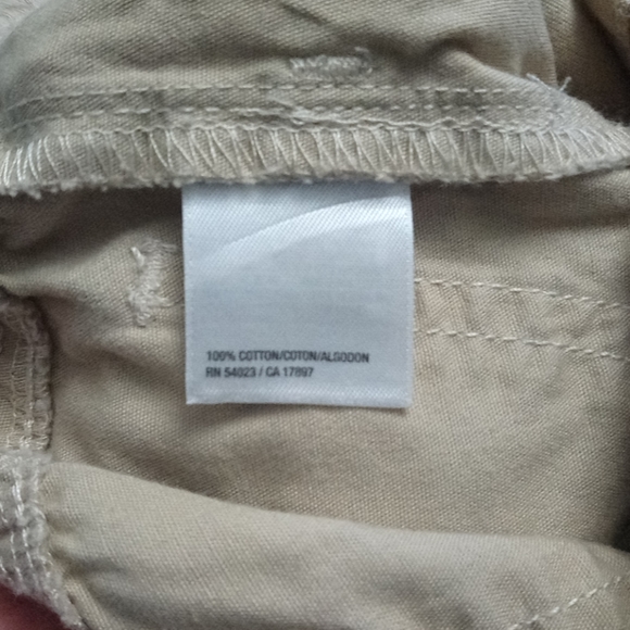 💲3/$15 - Girl's Khaki Capri - Picture 4 of 4